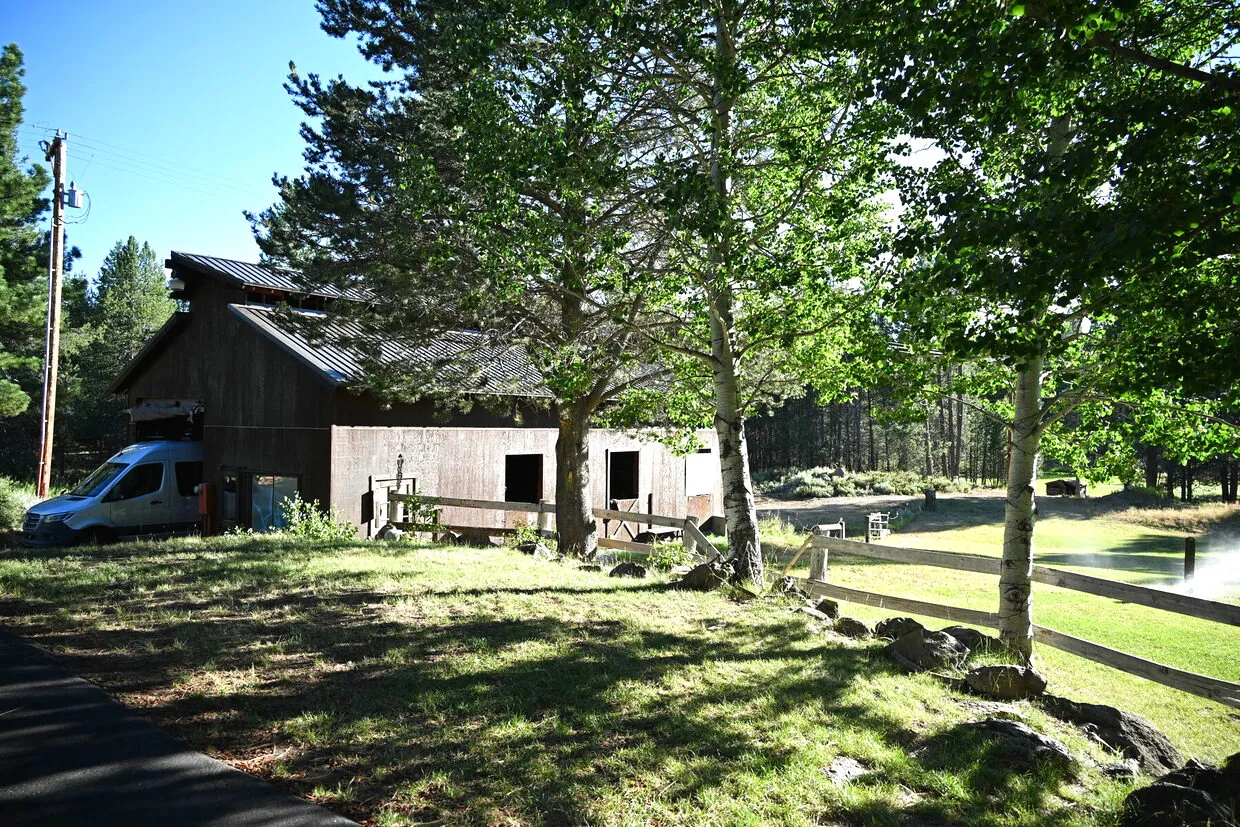 The barn under the aspens